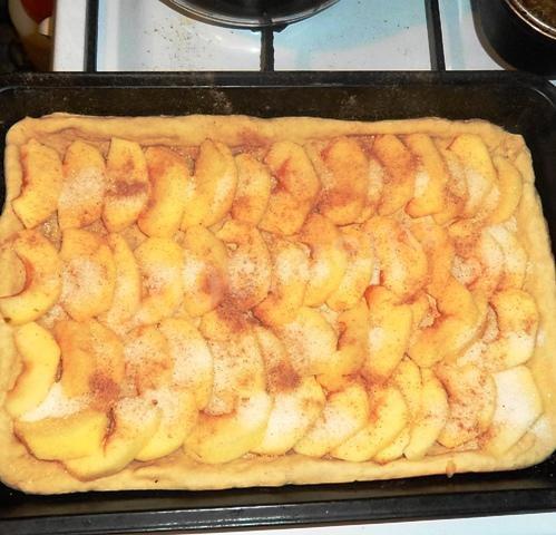 Шаг 6 приготовления Слоеный пирог с яблоками и корицей