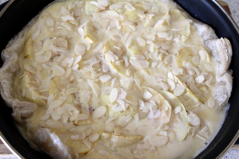 Шаг 7 приготовления Пирог с яблоками быстро