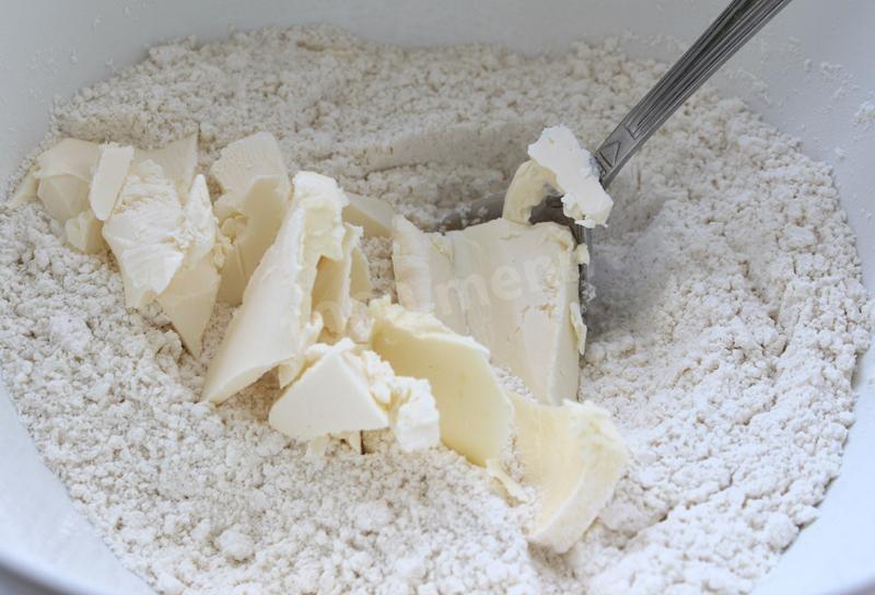 Шаг 3 приготовления Пирог с яблоками песочное