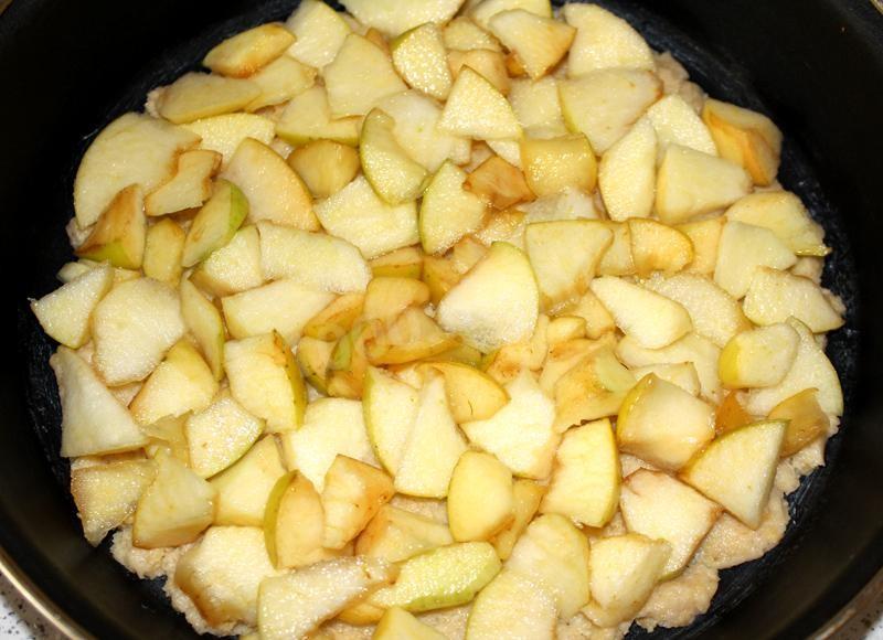 Шаг 7 приготовления Пирог с яблоками песочное