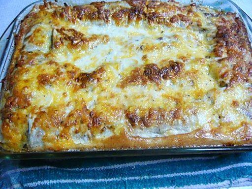 Шаг 13 приготовления Пирог из тонкого лаваша с помидорами, мясом, сыром