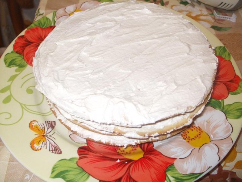 Шаг 11 приготовления Торт с масляным кремом с кокосовой стружкой