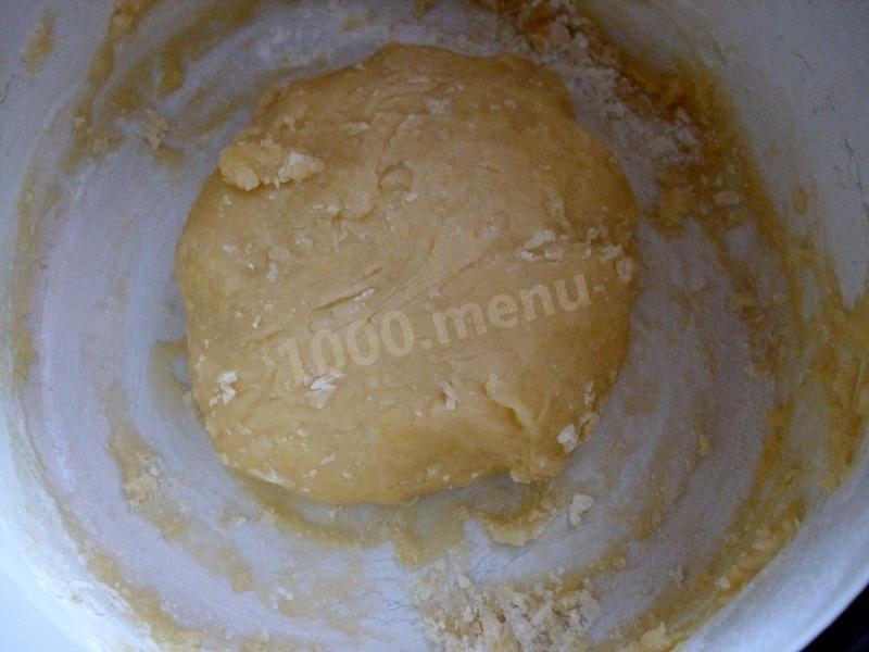Шаг 5 приготовления Торт с масляным кремом с кокосовой стружкой