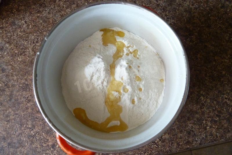 Шаг 3 приготовления Пирожки с мясом из теста без кефира в духовке