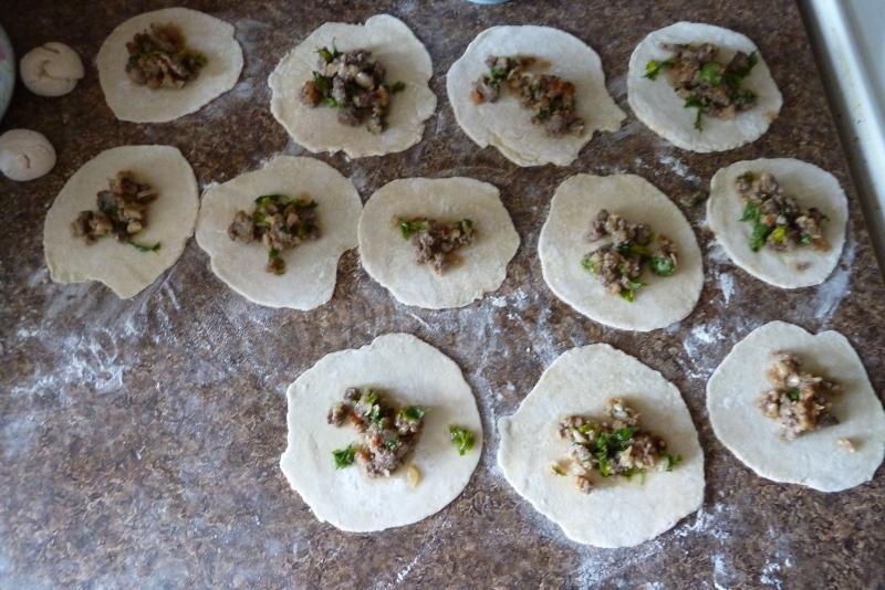 Шаг 8 приготовления Пирожки с мясом из теста без кефира в духовке