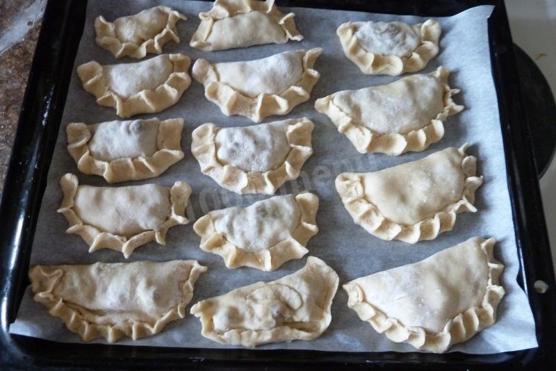 Шаг 9 приготовления Пирожки с мясом из теста без кефира в духовке