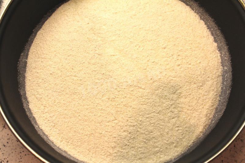 Шаг 5 приготовления Яблочный пирог с манкой и лимоном
