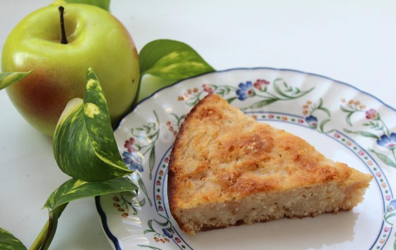 Обложка рецепта Яблочный пирог с манкой и лимоном