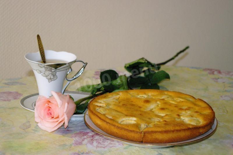 Обложка рецепта шарлотка со сметаной с яблоками