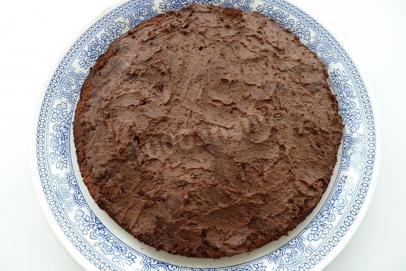 Шаг 5 приготовления Торт трюфель с горьким шоколадом и сливками