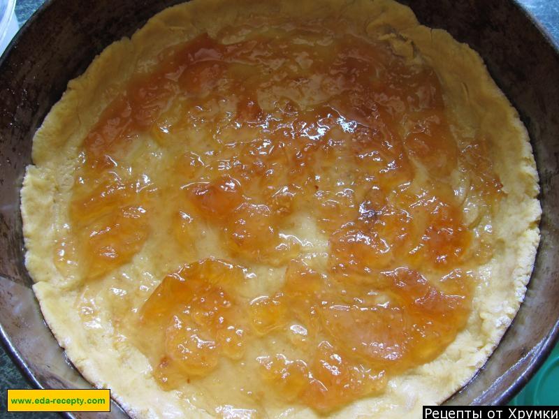 Шаг 2 приготовления Простой и вкусный торт с айвовым вареньем