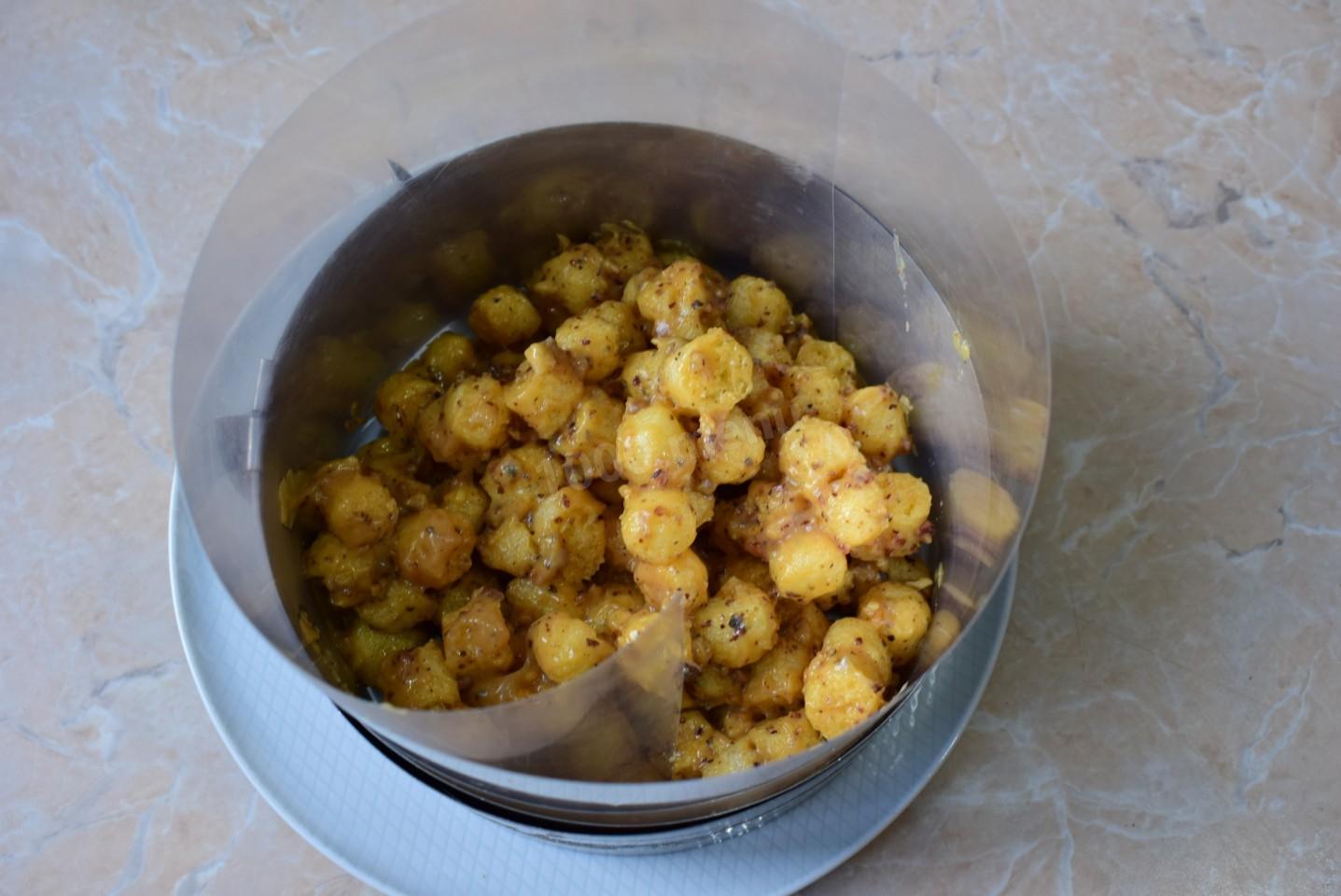 Шаг 8 приготовления Торт из кукурузных палочек со сгущенкой на скорую руку