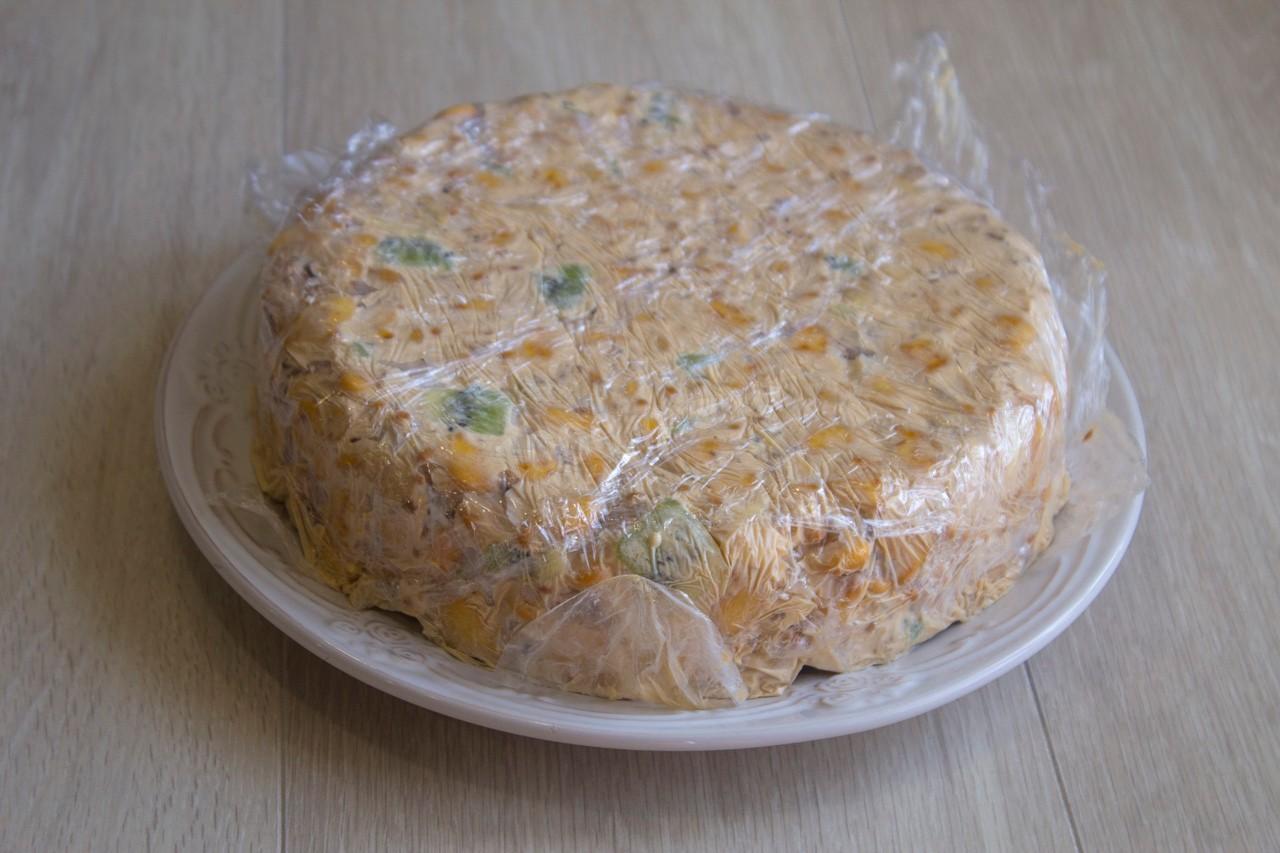 Шаг 11 приготовления Торт из рыбок со сгущенкой