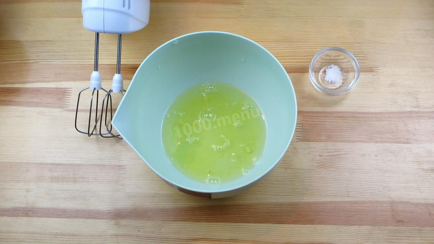 Шаг 2 приготовления Торт с вишней на крахмале со сметанным кремом