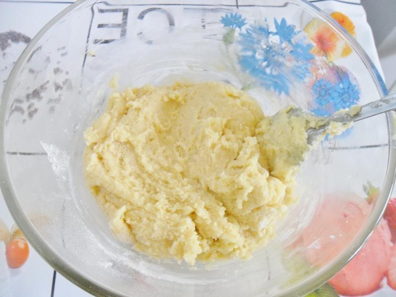 Шаг 6 приготовления Торт с черносливом со сметанным кремом и орехами