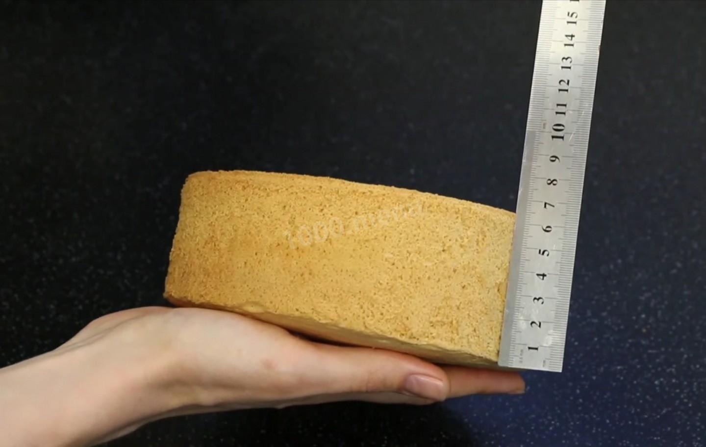 Шаг 15 приготовления Бисквит из муки, сахара, воды, ванилина, и разрыхлителя