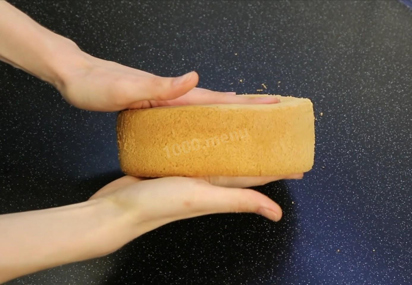 Шаг 16 приготовления Бисквит из муки, сахара, воды, ванилина, и разрыхлителя