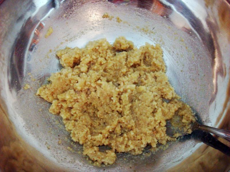 Шаг 11 приготовления Бисквит с орехами и лимоном
