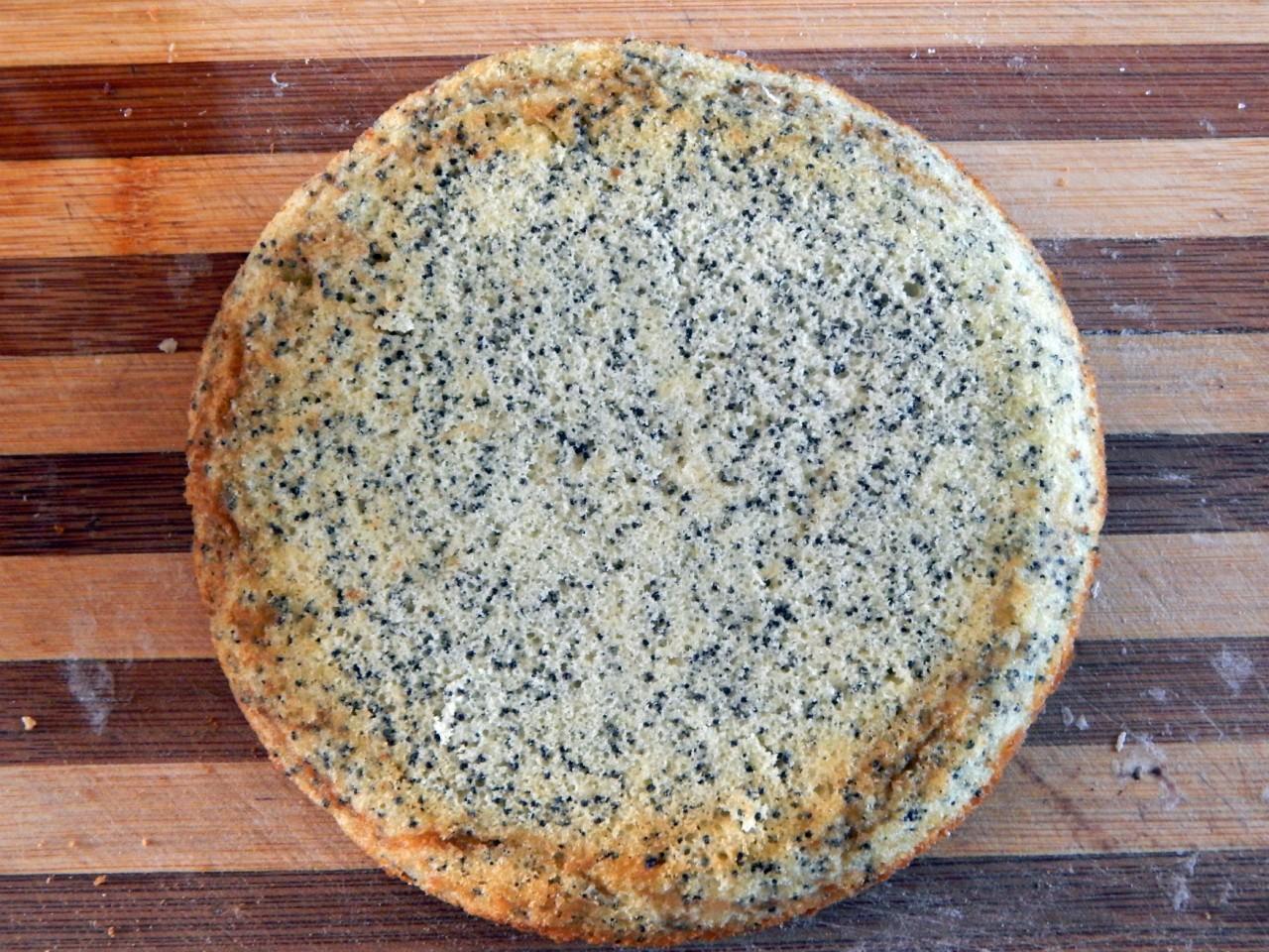 Шаг 14 приготовления Торт с маком изюмом и грецкими орехами