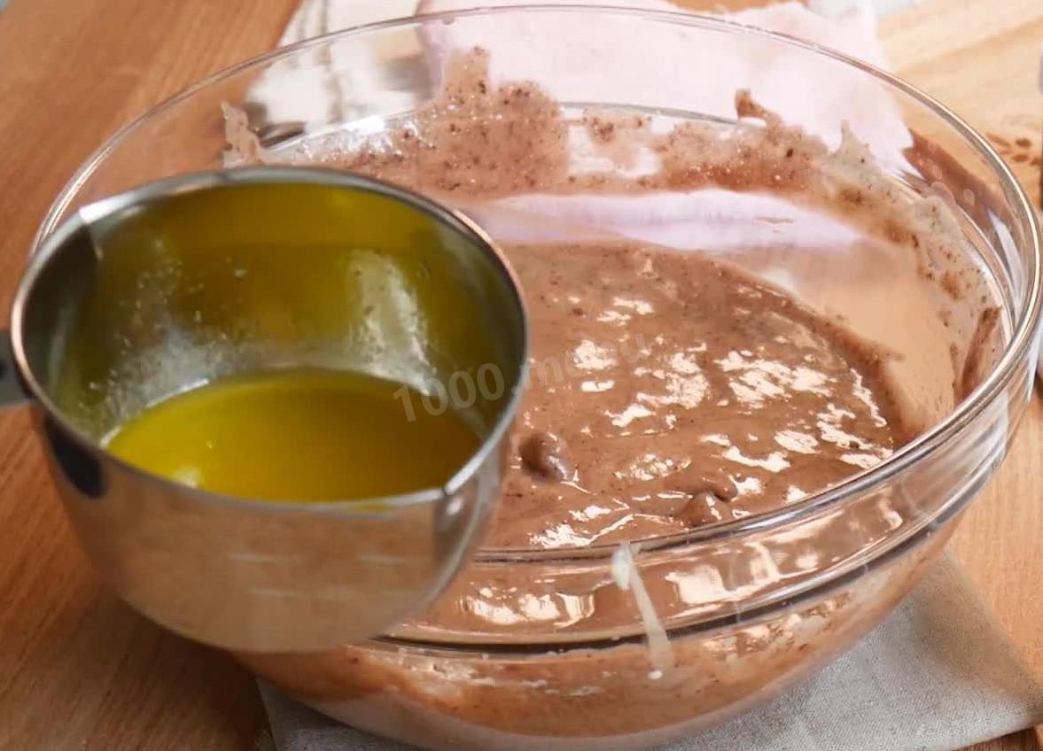 Шаг 4 приготовления Шоколадный торт с бананами