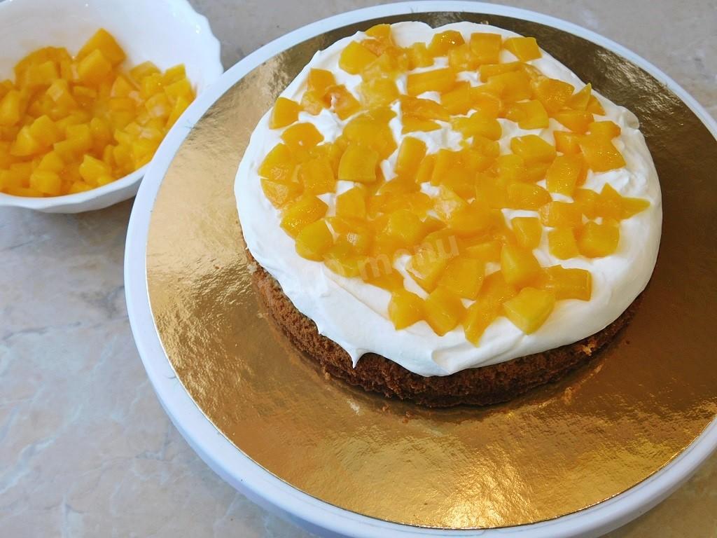 Шаг 6 приготовления Торт с консервированными персиками