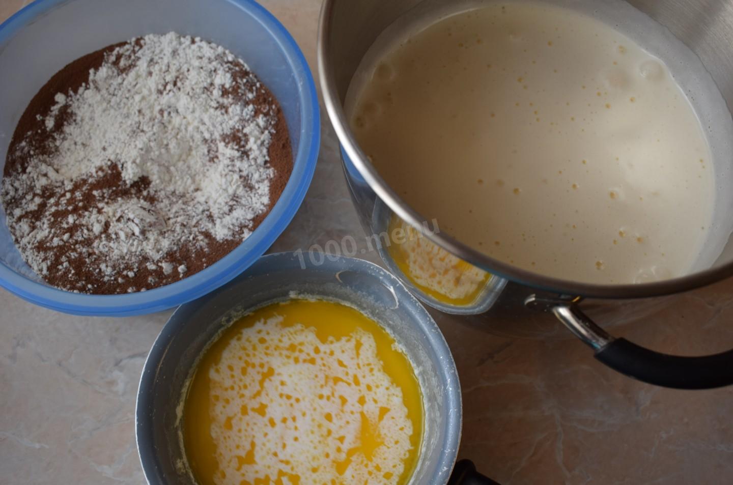 Шаг 4 приготовления Торт с грецкими орехами и вареной сгущенкой