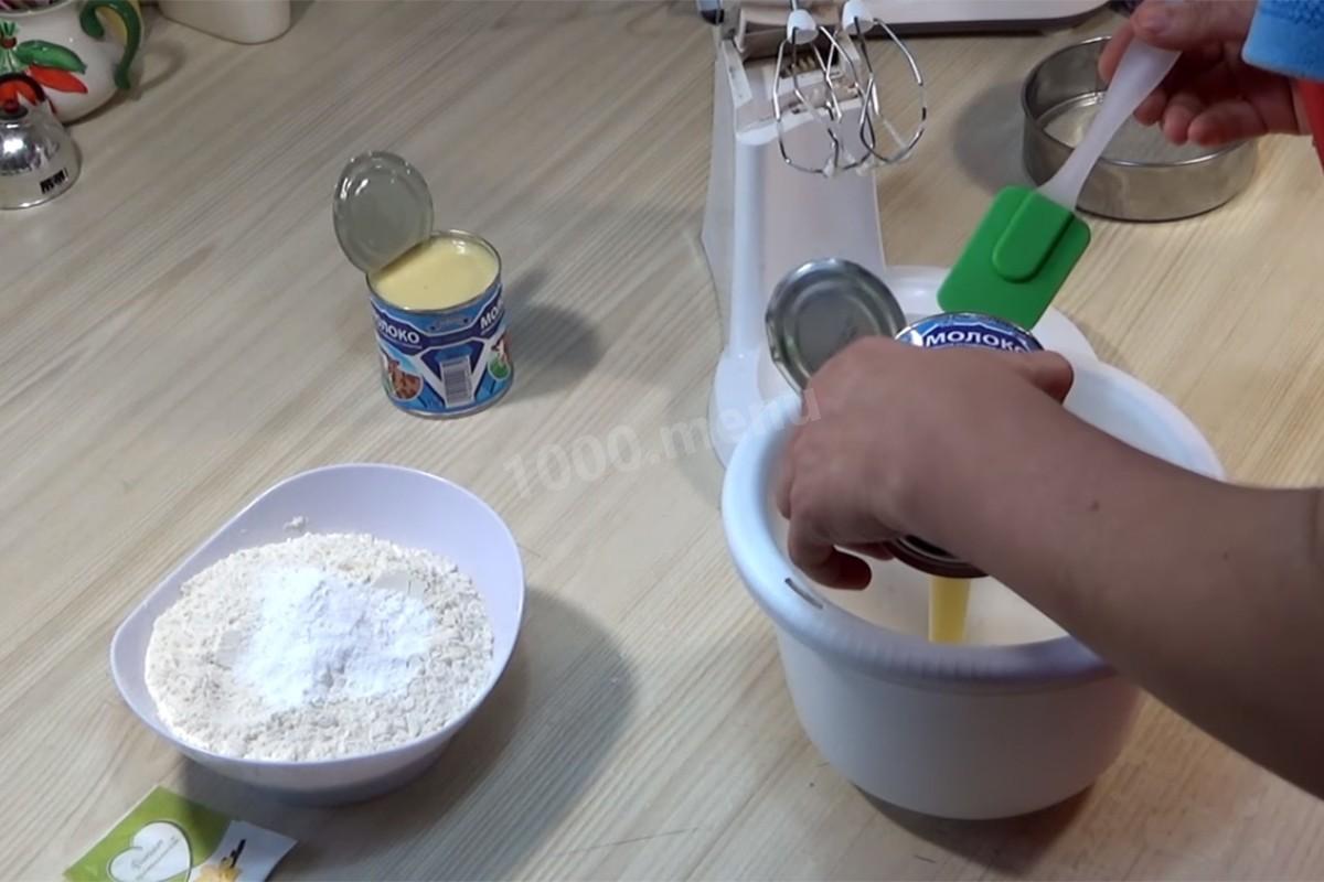 Шаг 27 приготовления Торт Подушка с короной из мастики