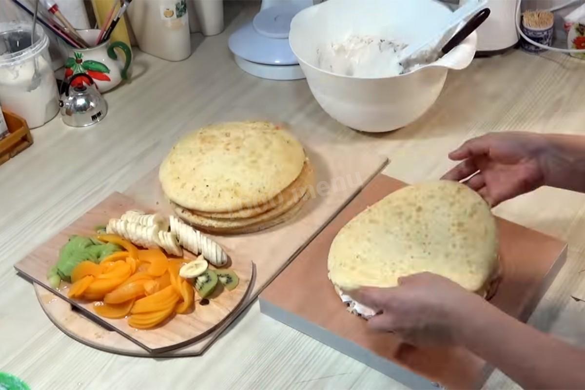 Шаг 45 приготовления Торт Подушка с короной из мастики