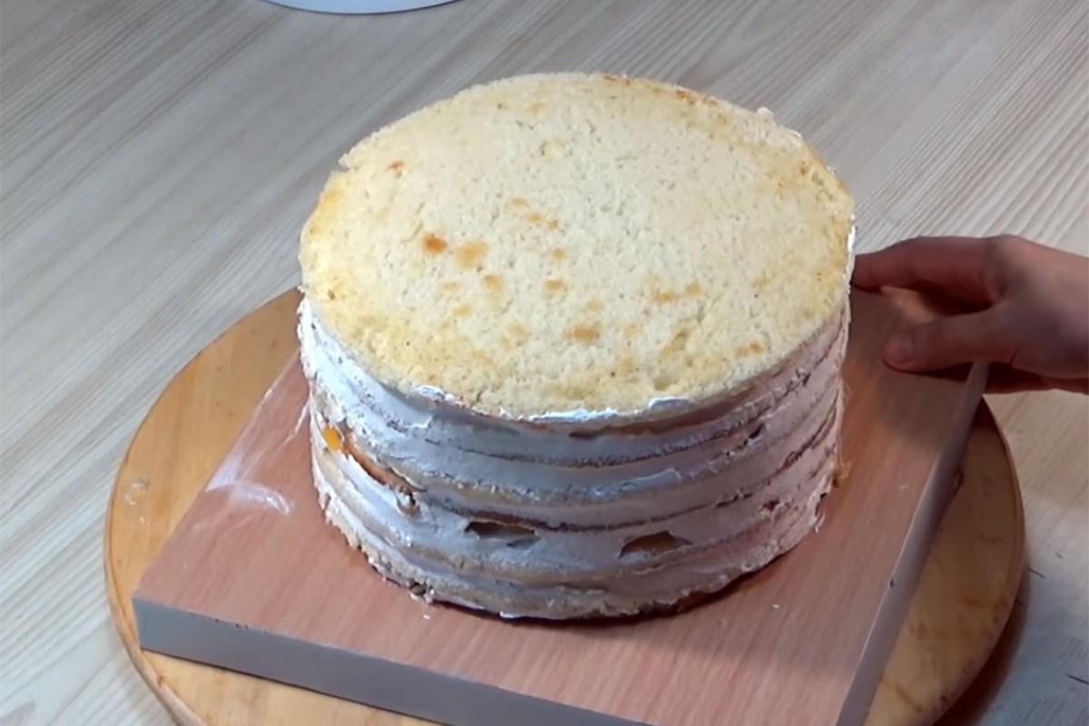 Шаг 47 приготовления Торт Подушка с короной из мастики