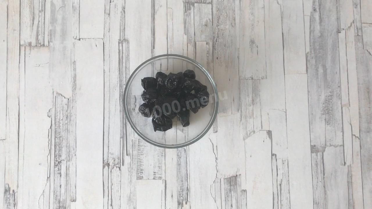 Шаг 6 приготовления Сметанный торт с черносливом