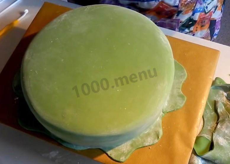 Шаг 12 приготовления Торт Пчелка Майя из мастики