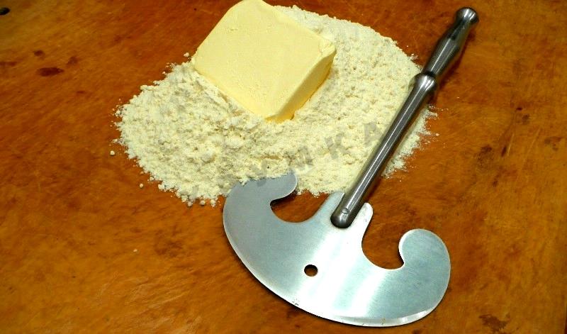 Шаг 2 приготовления Торт рубленый со сгущенкой