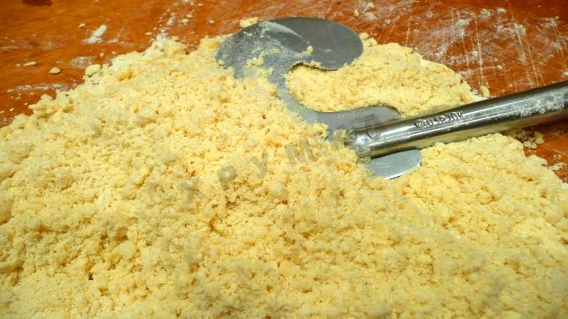 Шаг 3 приготовления Торт рубленый со сгущенкой