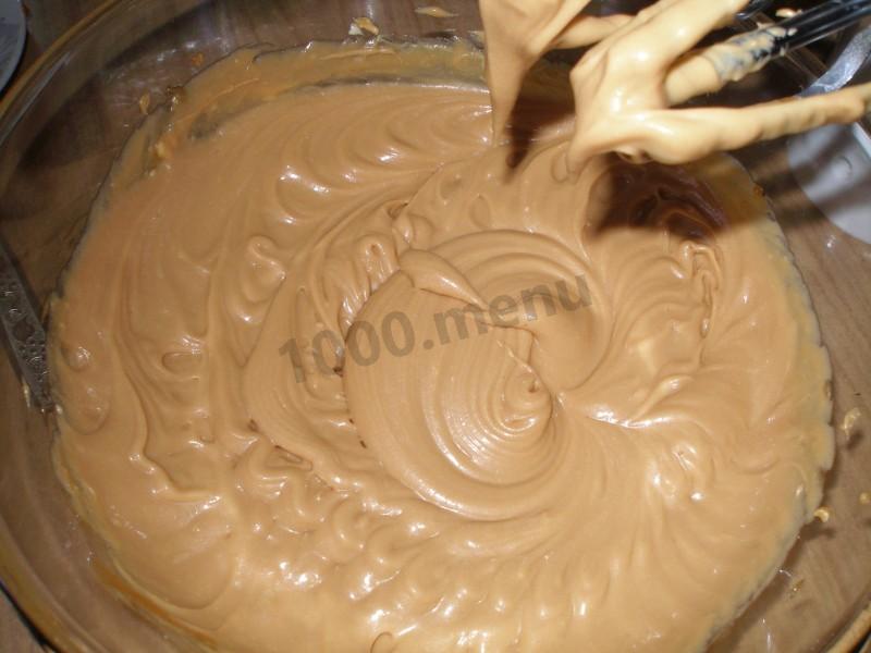 Шаг 26 приготовления Медовый торт с кремом из сгущенки со сметаной