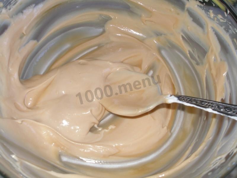 Шаг 30 приготовления Медовый торт с кремом из сгущенки со сметаной