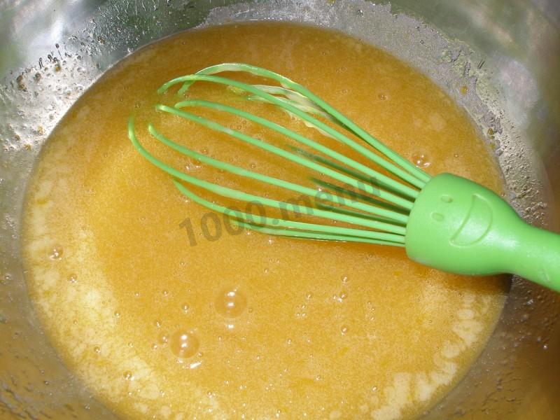Шаг 8 приготовления Медовый торт с кремом из сгущенки со сметаной