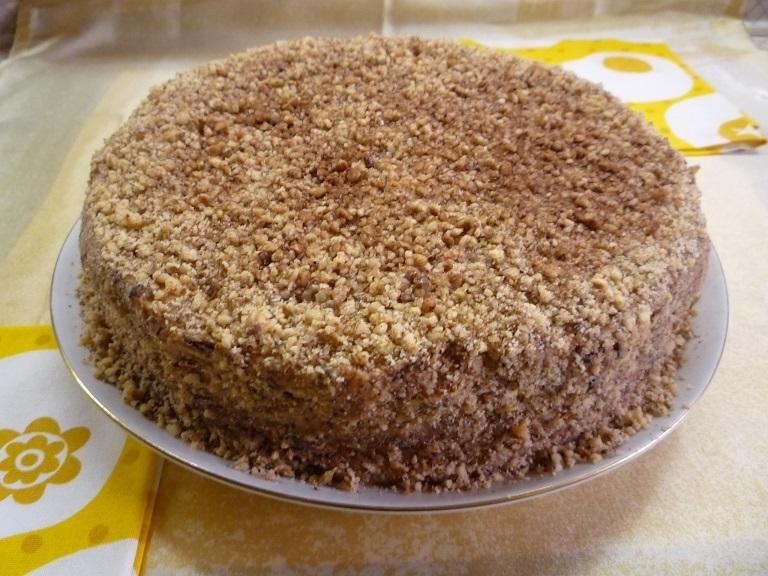 Шаг 14 приготовления Торт на сливочном масле на желтках с черносливом и орехами
