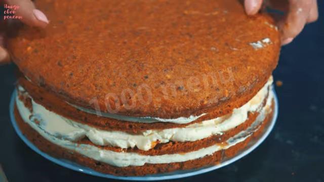 Шаг 25 приготовления Морковный торт с карамелью, грецкими орехами и сливками
