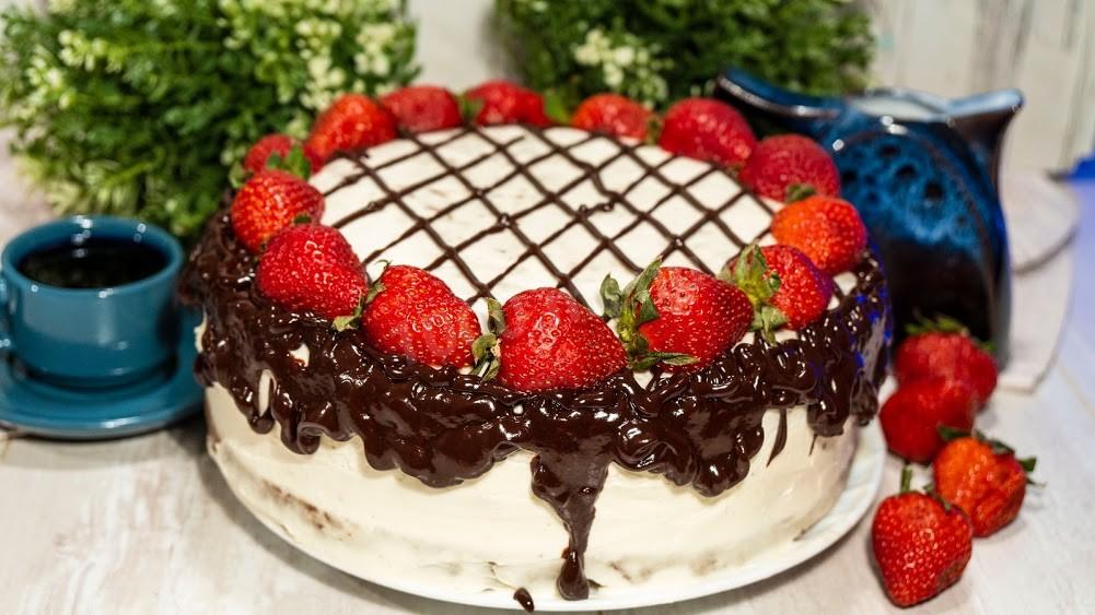 Шаг 30 приготовления Морковный торт с карамелью, грецкими орехами и сливками