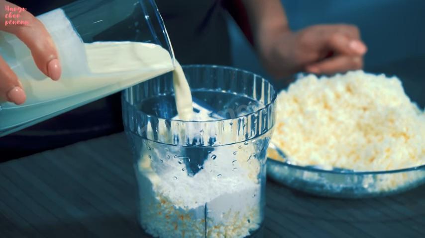 Шаг 11 приготовления Яркий творожный торт из печенья без выпечки