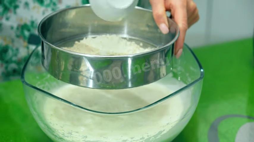 Шаг 10 приготовления Черёмуховый торт со сметанным кремом