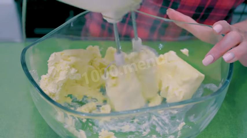 Шаг 12 приготовления Слоёный торт Наполеон на маргарине и сгущенке