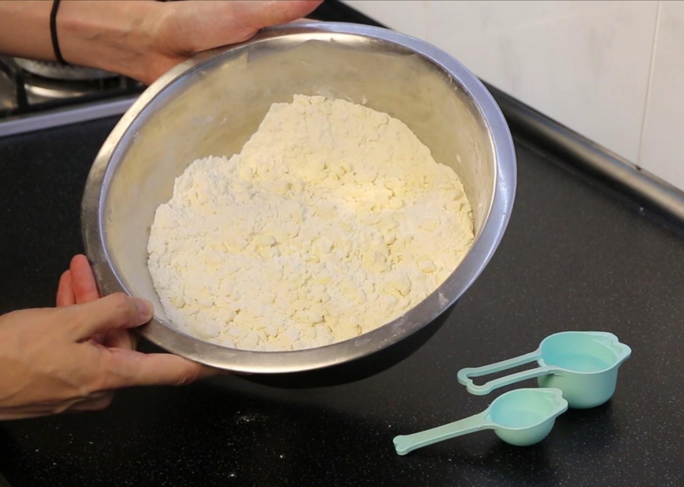 Шаг 2 приготовления Торт Наполеон со сливочным кремом и ванильным вкусом