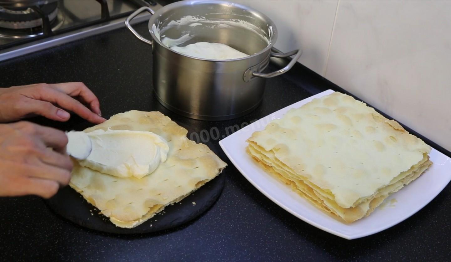 Шаг 23 приготовления Торт Наполеон со сливочным кремом и ванильным вкусом