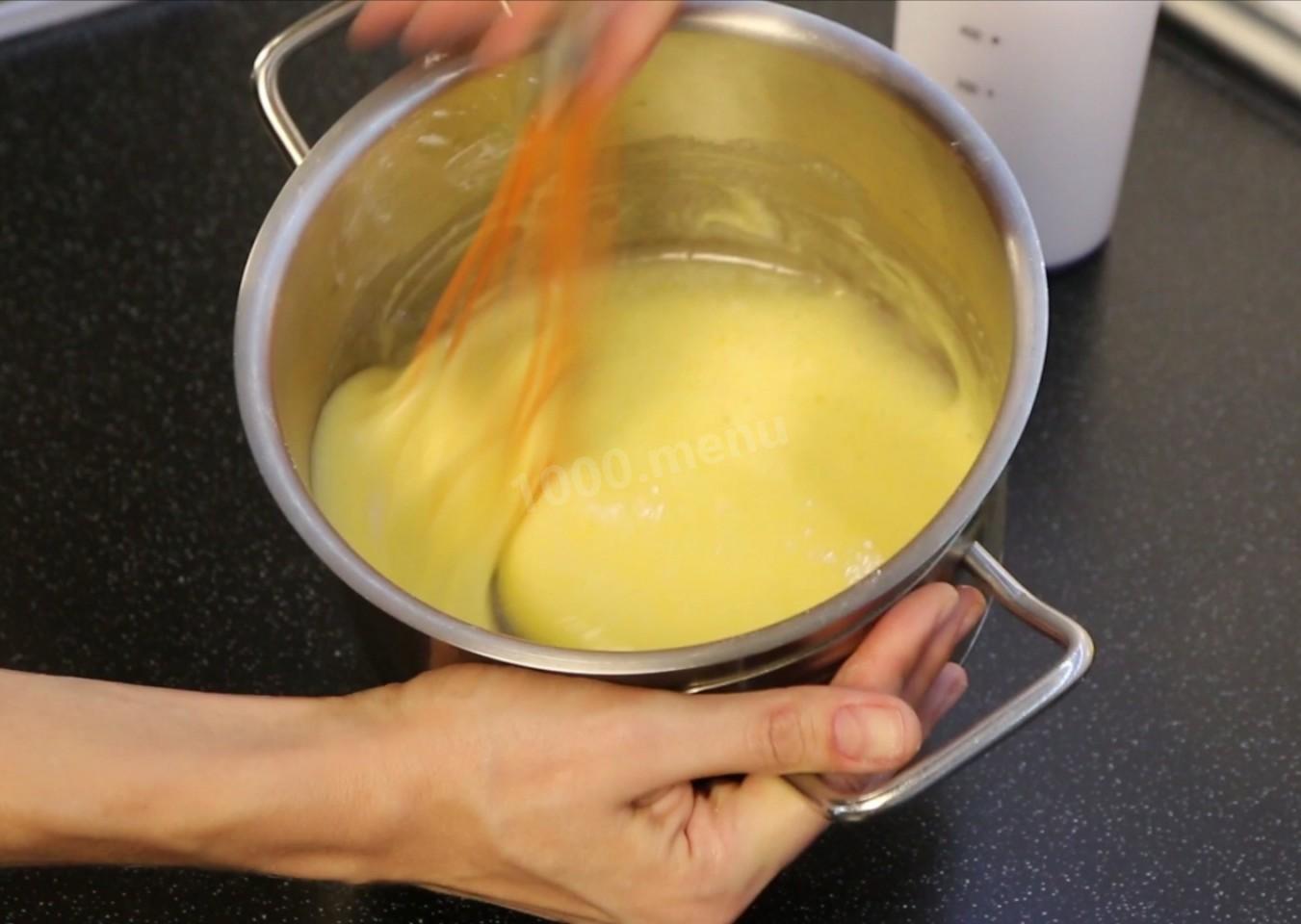 Шаг 6 приготовления Торт Наполеон со сливочным кремом и ванильным вкусом