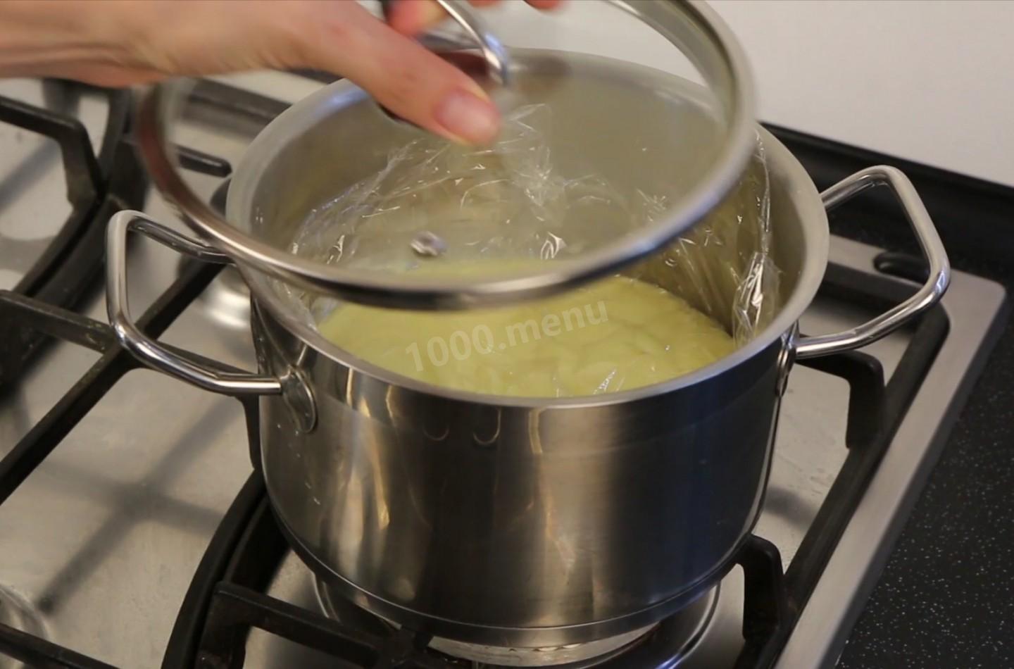 Шаг 9 приготовления Торт Наполеон со сливочным кремом и ванильным вкусом