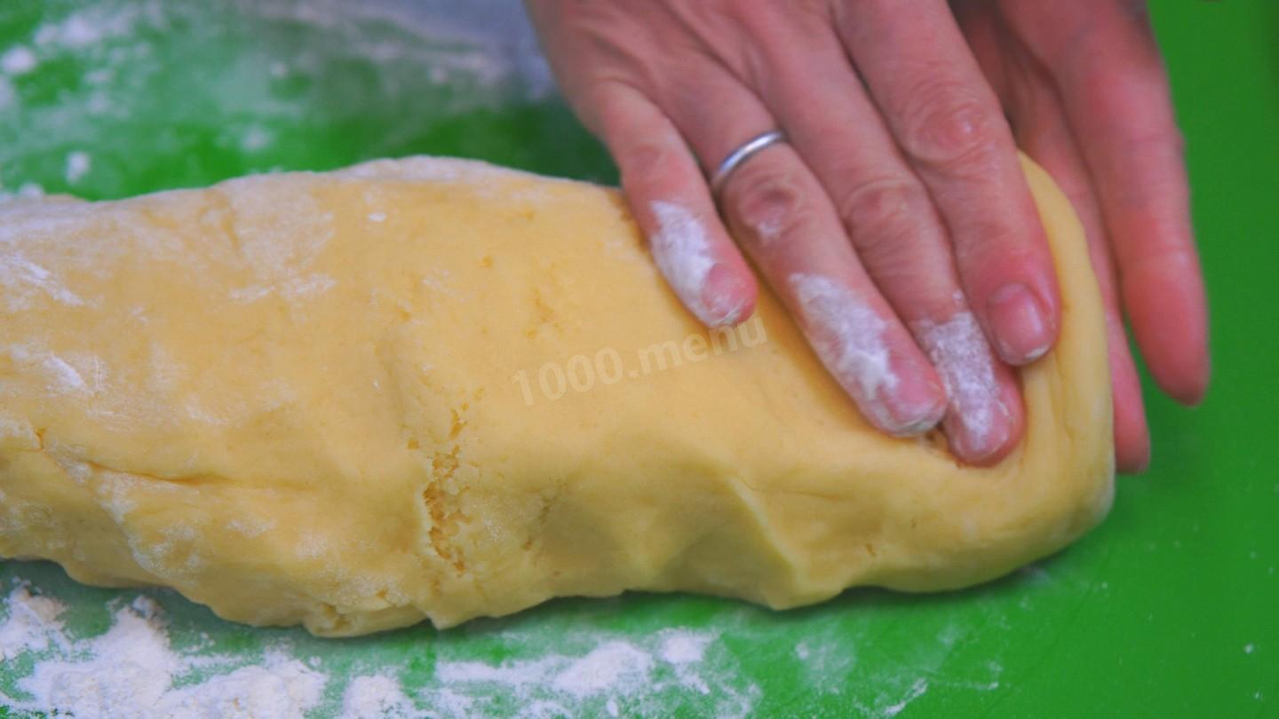 Шаг 12 приготовления Песочный торт с арахисом и грецкими орехами