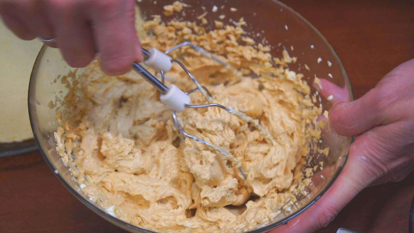 Шаг 19 приготовления Песочный торт с арахисом и грецкими орехами