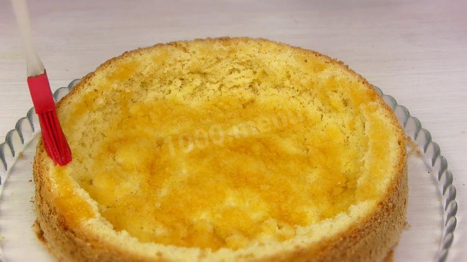 Шаг 22 приготовления Бисквитный торт Одуванчик со сливочным кремом