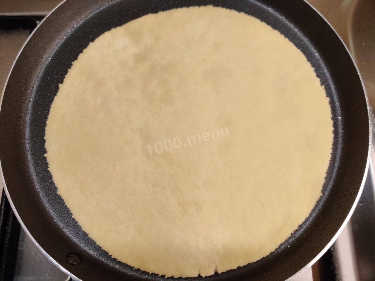 Шаг 4 приготовления Коржи для торта на сковороде